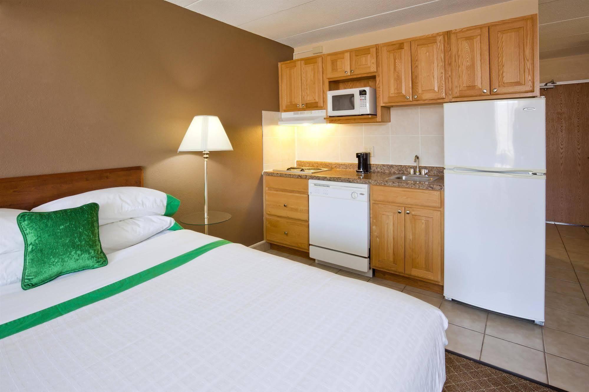 Med City Inn & Suites Rochester Mayo Clinic Area Екстериор снимка