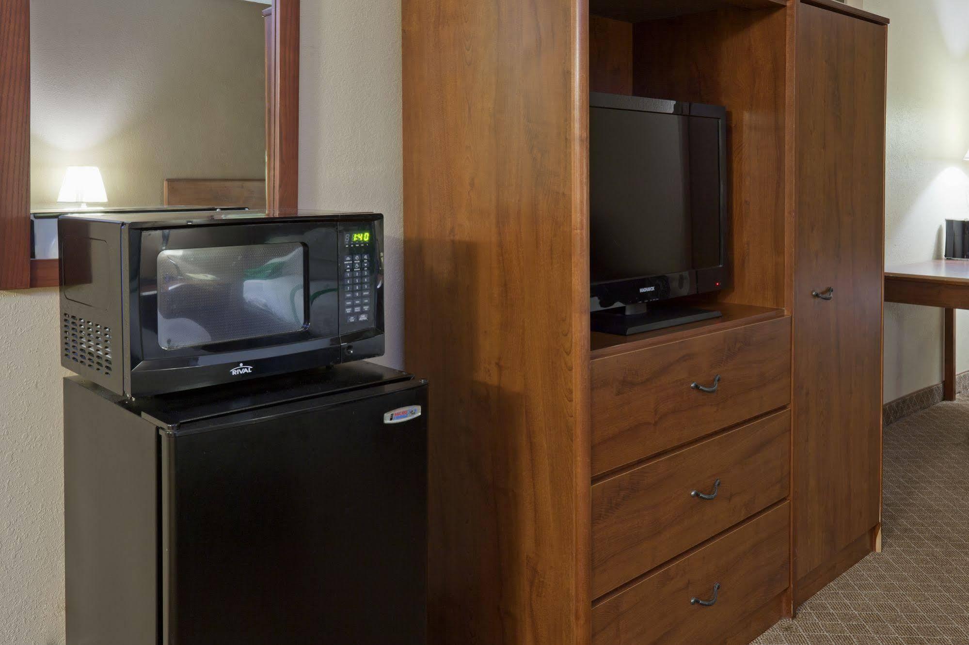 Med City Inn & Suites Rochester Mayo Clinic Area Екстериор снимка