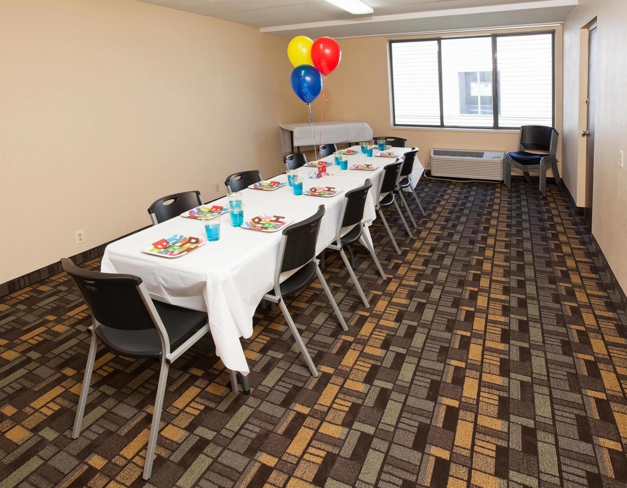 Med City Inn & Suites Rochester Mayo Clinic Area Екстериор снимка