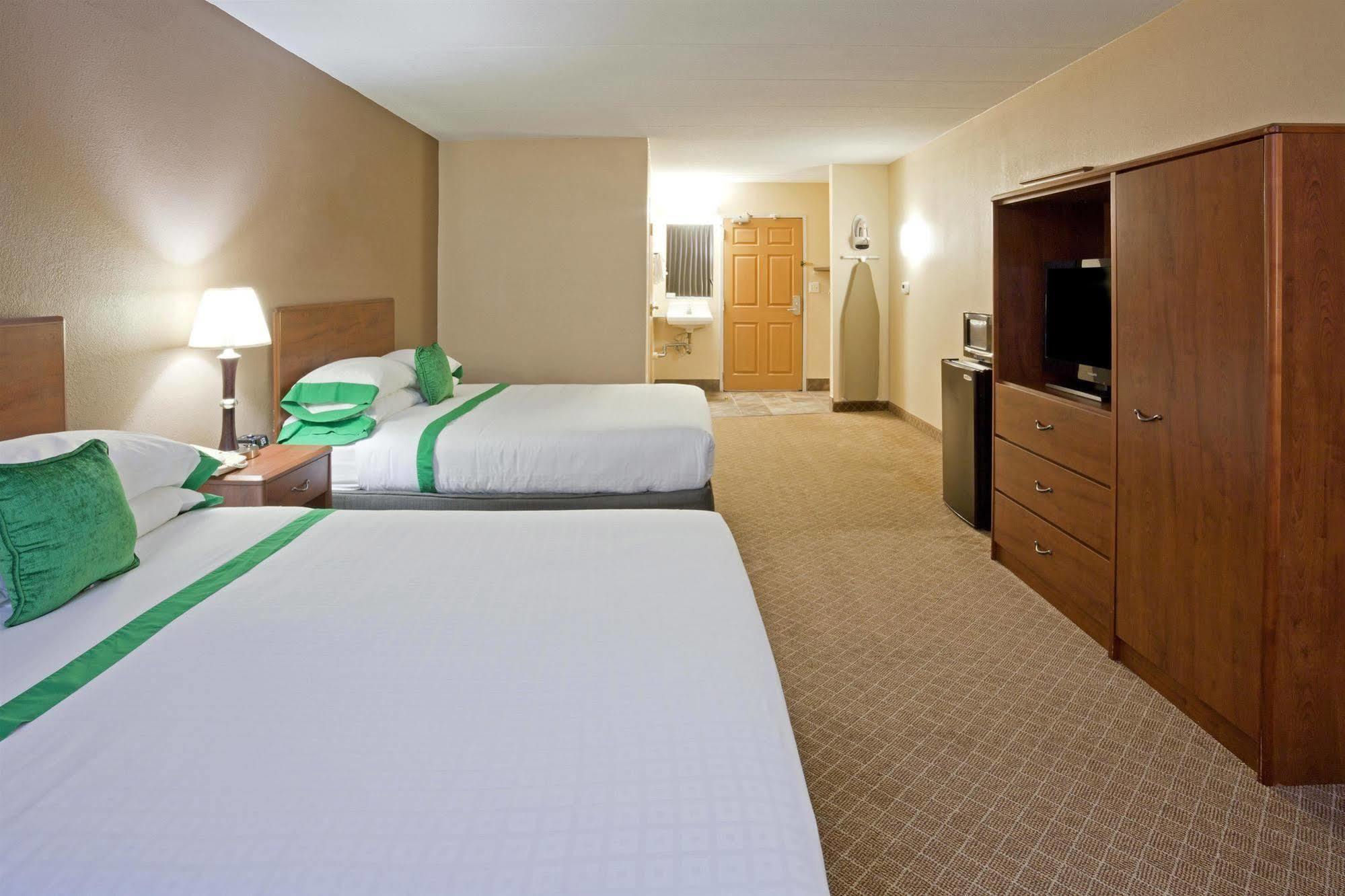 Med City Inn & Suites Rochester Mayo Clinic Area Екстериор снимка